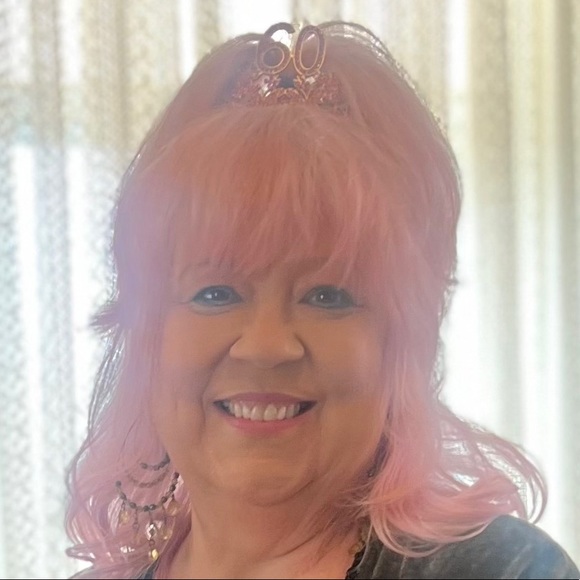 Meet your Posher, Gina - Picture 1 of 1